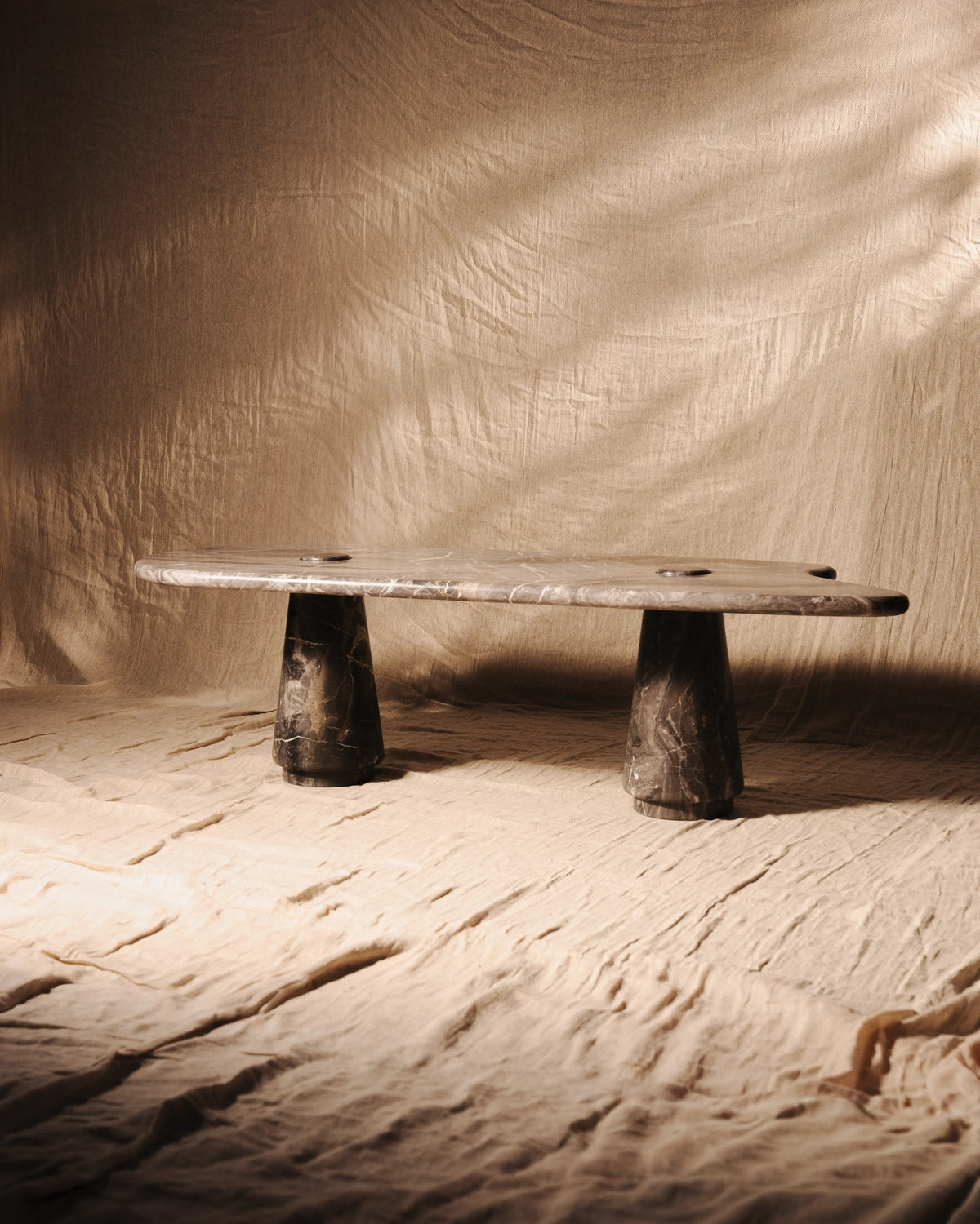Table basse ovale en marbre réalisée sur mesure